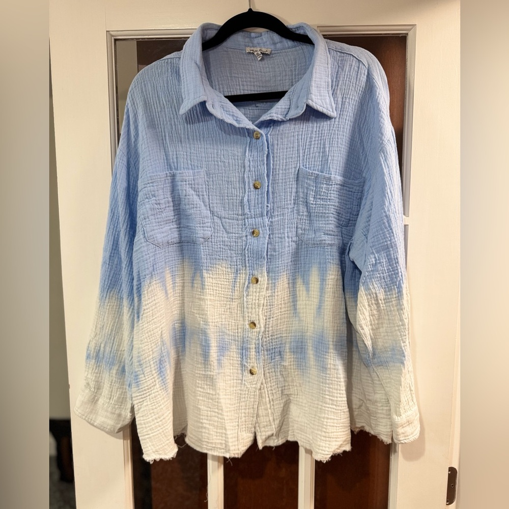 New White Birch Beautiful Blue and White Button-Up Shirt.